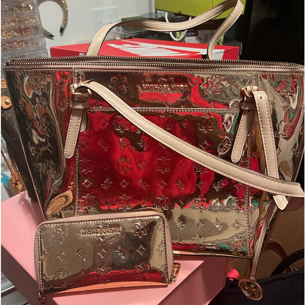 Metallic tote and wallet